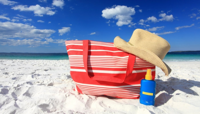 summer dehydration health electrolytes beach bag sunhat suncreen